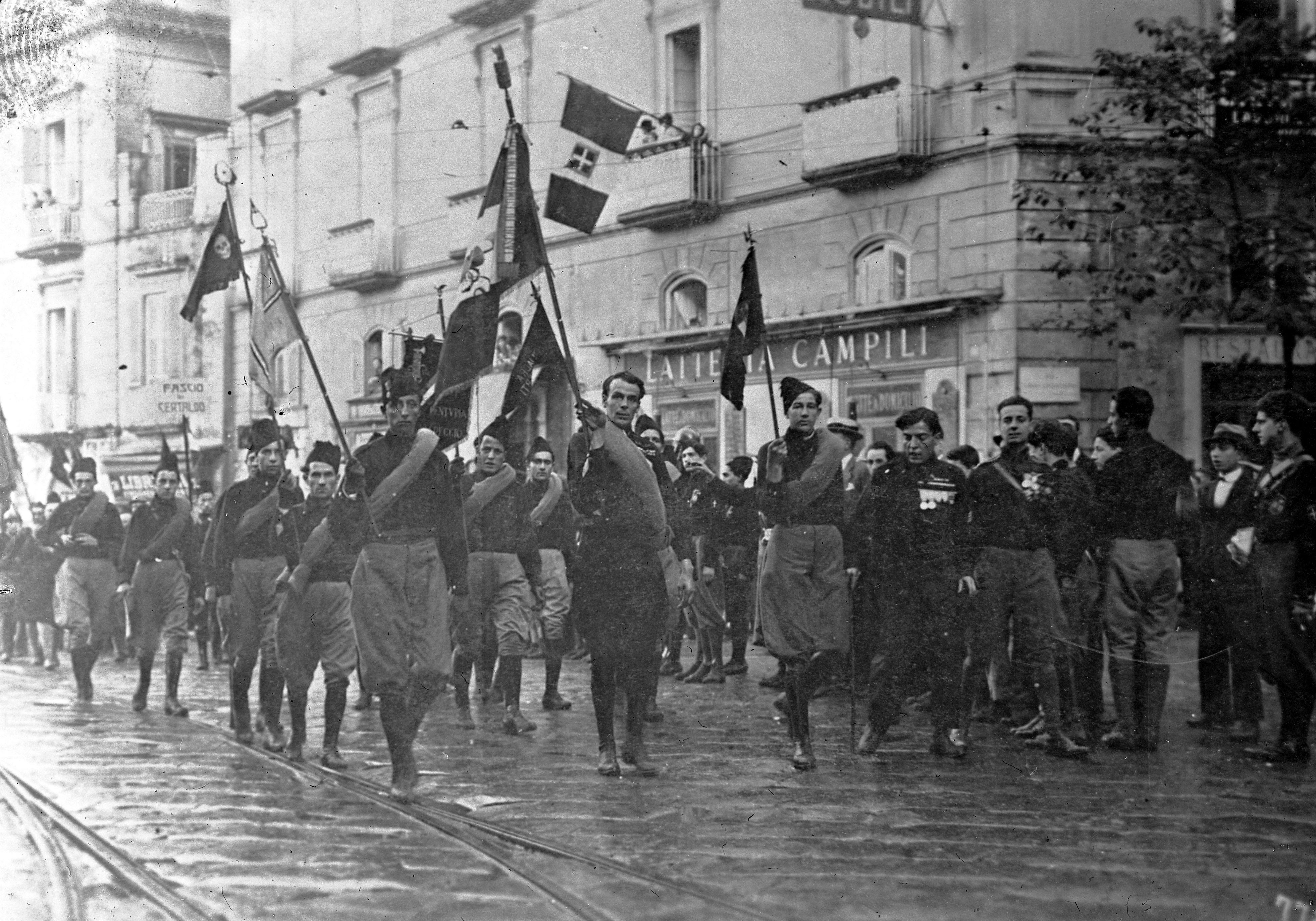 marcia-roma-fascisti.jpg marcia-roma-fascisti.jpg