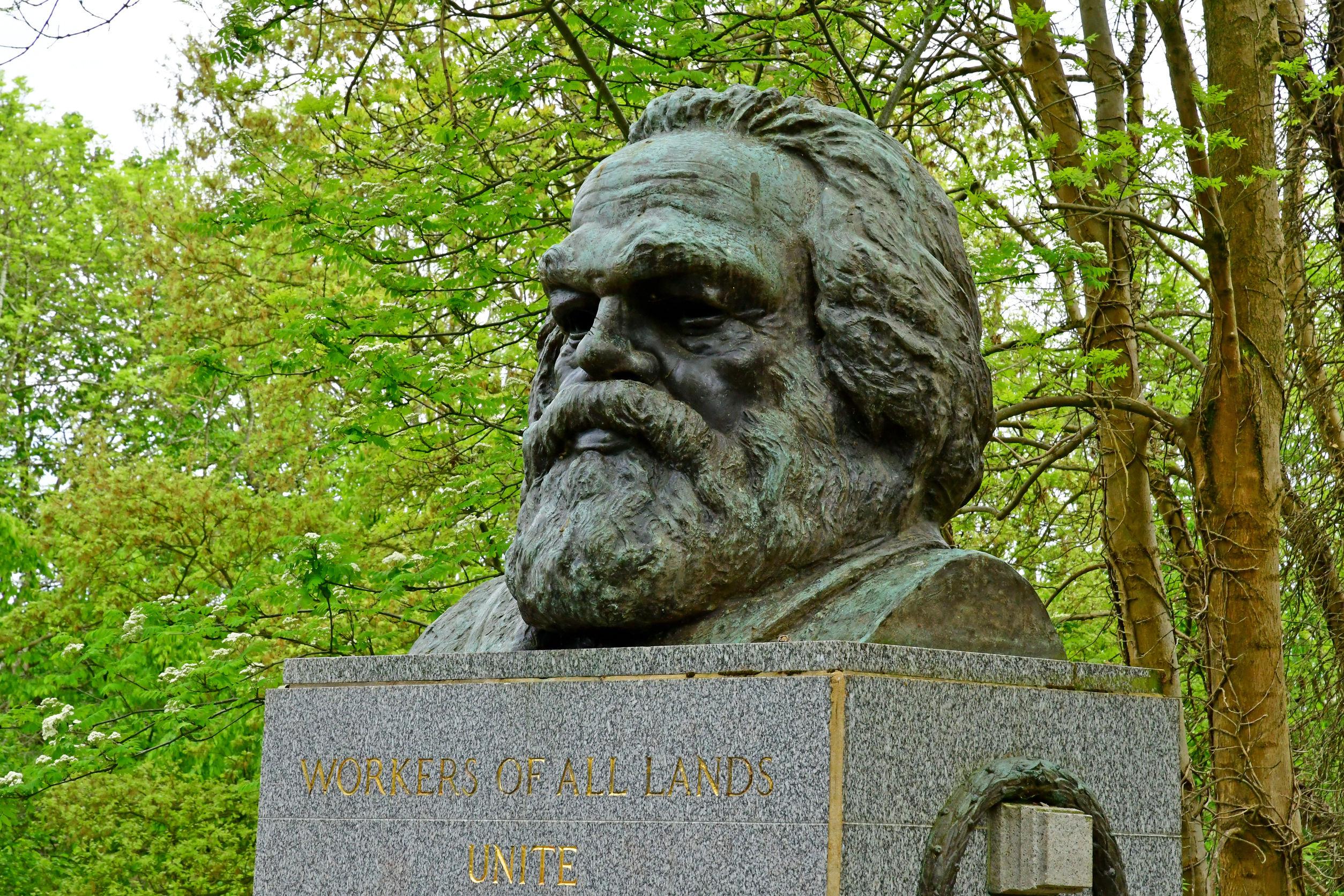 tomba-karl-marx.jpg0 tomba-karl-marx.jpg0