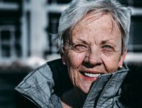 Perché invecchiamo? La spiegazione della scienza