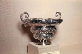 Argento. Tazza d'argento portoghese (Londra, Victoria and Albert Museum).De Agostini Picture Library/C. Bevilacqua Argento. Tazza d'argento portoghese (Londra, Victoria and Albert Museum).De Agostini Picture Library/C. Bevilacqua