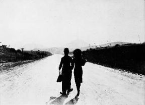 Charles Spencer Chaplin nel film Tempi moderni (1936).De Agostini Picture Library Charles Spencer Chaplin nel film Tempi moderni (1936).De Agostini Picture Library