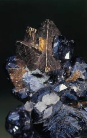 Blenda. Il minerale calcopirite con blenda.De Agostini Picture Library/C. Bevilacqua Blenda. Il minerale calcopirite con blenda.De Agostini Picture Library/C. Bevilacqua