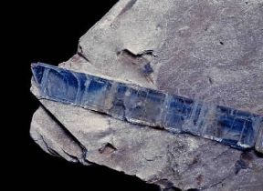 Cianite. Il minerale allo stato nativo.De Agostini Picture Library/C. Bevilacqua Cianite. Il minerale allo stato nativo.De Agostini Picture Library/C. Bevilacqua