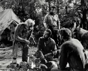 John Huston. Il tesoro della Sierra Madre con H. Bogart (1948).Archivio iGDA John Huston. Il tesoro della Sierra Madre con H. Bogart (1948).Archivio iGDA
