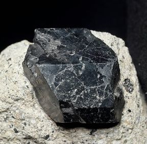 Augite. Cristalli del minerale.De Agostini Picture Library / C. Bevilacqua