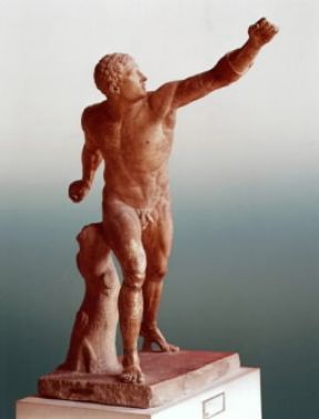 Agasia. Gladiatore Borghese (Parigi, Louvre).Parigi, Louvre Agasia. Gladiatore Borghese (Parigi, Louvre).Parigi, Louvre