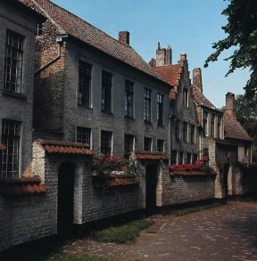 Beghinaggio di Bruges.De Agostini Picture Library Beghinaggio di Bruges.De Agostini Picture Library