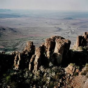 Provincia del Capo. La valle della Desolazione presso Graaff Reinet.De Agostini Picture Library Provincia del Capo. La valle della Desolazione presso Graaff Reinet.De Agostini Picture Library