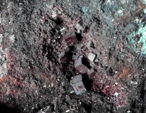 Cuprite. Cristalli del minerale.De Agostini Picture Library / A. Rizzi Cuprite. Cristalli del minerale.De Agostini Picture Library / A. Rizzi