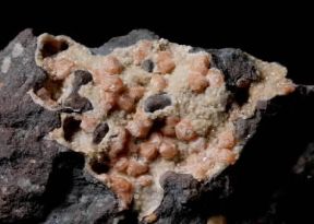Gmelinite. Cristalli del minerale.De Agostini Picture Library / C. Bevilacqua Gmelinite. Cristalli del minerale.De Agostini Picture Library / C. Bevilacqua