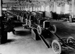 Industria . Lo stabilimento FIAT di Torino nel 1925.De Agostini Picture Library Industria . Lo stabilimento FIAT di Torino nel 1925.De Agostini Picture Library