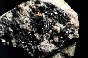 Melanite. De Agostini Picture Library/C. Bevilacqua