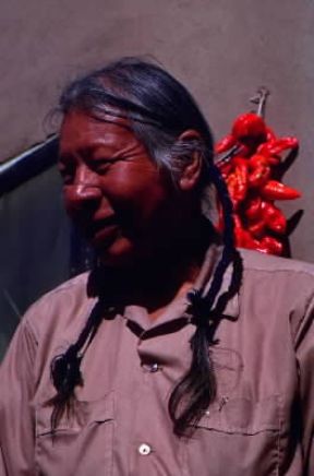 Pueblos. Un abitante di Taos, New Mexico.De Agostini Picture Library