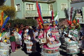 Bolivia . Festa folcloristica degli Indios Quechua a La Paz.De Agostini Picture Library/G.Pecorari Bolivia . Festa folcloristica degli Indios Quechua a La Paz.De Agostini Picture Library/G.Pecorari