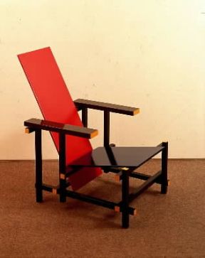 Gerrit Thomas Rietveld. Sedia rosso-blu.De Agostini Picture Library/A. Rizzi Gerrit Thomas Rietveld. Sedia rosso-blu.De Agostini Picture Library/A. Rizzi