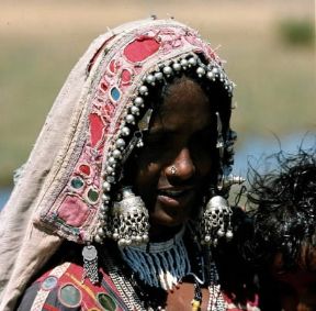 Indiano . Donna banjari: un esempio di individuo appartenente al tipo indiano.De Agostini Picture Library/N. Cirani Indiano . Donna banjari: un esempio di individuo appartenente al tipo indiano.De Agostini Picture Library/N. Cirani