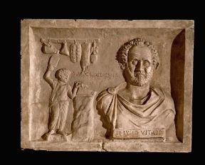 Insegna . Rilievo funebre di età romana raffigurante l'insegna del negozio di un macellaio (calco; Roma, Museo della Civiltà Romana).De Agostini Picture Library/A. Dagli Orti Insegna . Rilievo funebre di età romana raffigurante l'insegna del negozio di un macellaio (calco; Roma, Museo della Civiltà Romana).De Agostini Picture Library/A. Dagli Orti