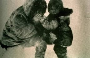 Robert J. Flaherty. Una scena da Nanook of the North (1922).De Agostini Picture Library Robert J. Flaherty. Una scena da Nanook of the North (1922).De Agostini Picture Library