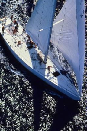 Vela. Un maxi yacht da regata.De Agostini Picture Library Vela. Un maxi yacht da regata.De Agostini Picture Library