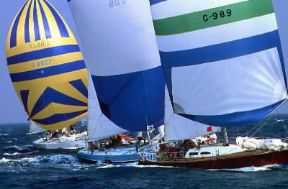 Vela. Un momento di una regata. Lo sport della vela venne incluso nei giochi olimpici nel 1932.De Agostini Picture Library Vela. Un momento di una regata. Lo sport della vela venne incluso nei giochi olimpici nel 1932.De Agostini Picture Library