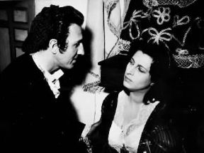 Jean Renoir. Un fotogramma del film La carrozza d'oro con A. Magnani e D. Lamont (1952).De Agostini Picture Library