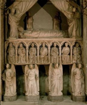 Tino di Camaino. Il sepolcro di Maria d'Ungheria in S. Maria Donnaregina a Napoli, eseguito tra il 1324 e il 1326.De Agostini Picture Library/A. Dagli Orti Tino di Camaino. Il sepolcro di Maria d'Ungheria in S. Maria Donnaregina a Napoli, eseguito tra il 1324 e il 1326.De Agostini Picture Library/A. Dagli Orti