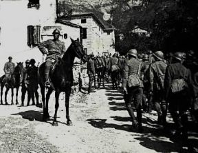 I guerra mondiale. Reparto di fanteria italiano a Borso del Grappa.De Agostini Picture Library I guerra mondiale. Reparto di fanteria italiano a Borso del Grappa.De Agostini Picture Library