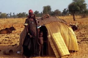 Tenda della popolazione Peul del Burkina.De Agostini Picture Library/E. Turri Tenda della popolazione Peul del Burkina.De Agostini Picture Library/E. Turri