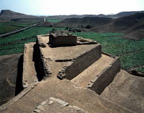 Fortezza di Paramonga, in Perú, della civiltà Chimú (sec. XI-XV).De Agostini Picture Library/G. Dagli Orti Fortezza di Paramonga, in Perú, della civiltà Chimú (sec. XI-XV).De Agostini Picture Library/G. Dagli Orti