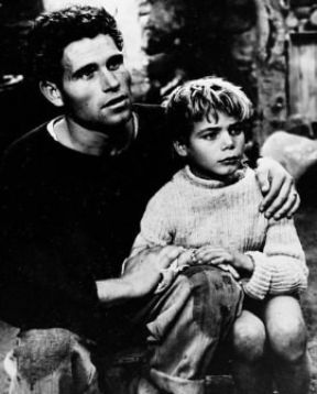 Neorealismo. Scena tratta da La terra trema di L. Visconti (1948).De Agostini Picture Library Neorealismo. Scena tratta da La terra trema di L. Visconti (1948).De Agostini Picture Library