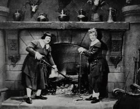 Oliver Hardy con Stan Laurel in Fra' Diavolo (1933) di H. Roach.De Agostini Picture Library Oliver Hardy con Stan Laurel in Fra' Diavolo (1933) di H. Roach.De Agostini Picture Library