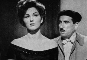 Peppino De Filippo con Carla Del Poggio in un'inquadratura del film Luci del varietà (1951) di A. Lattuada e F. Fellini.De Agostini Picture Library Peppino De Filippo con Carla Del Poggio in un'inquadratura del film Luci del varietà (1951) di A. Lattuada e F. Fellini.De Agostini Picture Library