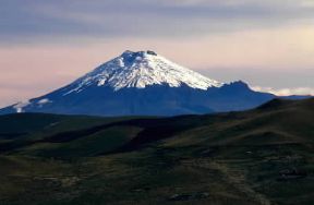 Vulcano Cotopaxi in Ecuador.De Agostini Picture Library/G. SioÃ«n