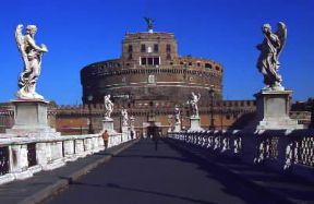 Castel Sant'Angelo. Veduta del monumento romano trasformato in fortezza nel sec. V.De Agostini Picture Library/G. Roli Castel Sant'Angelo. Veduta del monumento romano trasformato in fortezza nel sec. V.De Agostini Picture Library/G. Roli