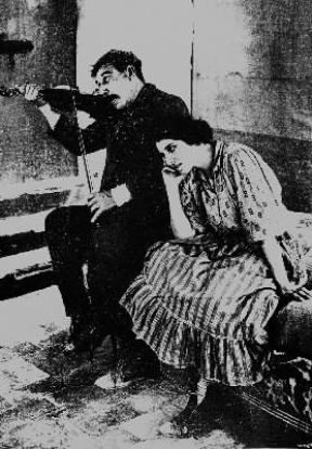 Cinema. G. Grasso e V. Balistrieri nel film di N. Martoglio Sperduti nel buio (1914).De Agostini Picture Library Cinema. G. Grasso e V. Balistrieri nel film di N. Martoglio Sperduti nel buio (1914).De Agostini Picture Library