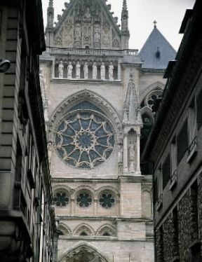 Rosone centrale della facciata della cattedrale gotica di Reims.De Agostini Picture Library / G. Dagli Orti Rosone centrale della facciata della cattedrale gotica di Reims.De Agostini Picture Library / G. Dagli Orti