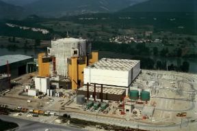 Centrale. La centrale elettronucleare a fissione di Creys-Malville, in Francia.De Agostini Picture Library Centrale. La centrale elettronucleare a fissione di Creys-Malville, in Francia.De Agostini Picture Library