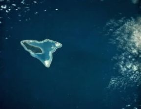 Isole Cook. Veduta dell'atollo Aitutaki.NASA Isole Cook. Veduta dell'atollo Aitutaki.NASA