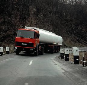 Autocisterna per il trasporto di combustibile.IVECO FIAT Autocisterna per il trasporto di combustibile.IVECO FIAT