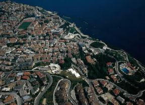 Ancona. Veduta aerea della città .De Agostini Picture Library/ Pubbli Aer Foto Ancona. Veduta aerea della città .De Agostini Picture Library/ Pubbli Aer Foto