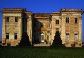 Piemonte. Il castello Provana a Guarene.De Agostini Picture Library/M. Leigheb Piemonte. Il castello Provana a Guarene.De Agostini Picture Library/M. Leigheb