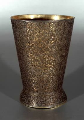 Coppa. Esemplare di oreficeria italiana del sec. XVI con decorazione in filigrana (Napoli, Galleria Nazionale di Capodimonte).De Agostini Picture Library / v. Pirozzi Coppa. Esemplare di oreficeria italiana del sec. XVI con decorazione in filigrana (Napoli, Galleria Nazionale di Capodimonte).De Agostini Picture Library / v. Pirozzi
