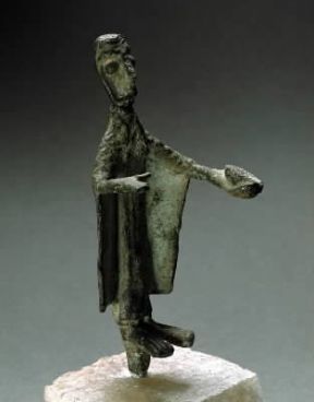 Ferro. Bronzetto nuragico raffigurante una figura femminile offerente (Sassari, Museo Sanna).De Agostini Picture Library/A. De Gregorio Ferro. Bronzetto nuragico raffigurante una figura femminile offerente (Sassari, Museo Sanna).De Agostini Picture Library/A. De Gregorio