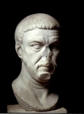Massimiano. L'imperatore romano in una testa del sec. III d. C. (Milano, Museo Archeologico).De Agostini Picture Library/A. De Gregorio Massimiano. L'imperatore romano in una testa del sec. III d. C. (Milano, Museo Archeologico).De Agostini Picture Library/A. De Gregorio