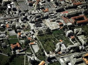 Aosta. Veduta aerea della città .De Agostini Picture Library/Pubbli Aer Foto Aosta. Veduta aerea della città .De Agostini Picture Library/Pubbli Aer Foto
