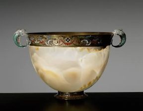 Glittica. Vaso in agata orientale e oro smaltato (Firenze, Museo degli Argenti).De Agostini Picture Library / A. Dagli Orti Glittica. Vaso in agata orientale e oro smaltato (Firenze, Museo degli Argenti).De Agostini Picture Library / A. Dagli Orti