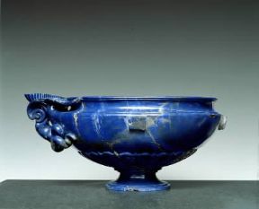 Lazurite. Coppa conservata a Palazzo Pitti a Firenze.De Agostini Picture Library/A. Dagli Orti Lazurite. Coppa conservata a Palazzo Pitti a Firenze.De Agostini Picture Library/A. Dagli Orti