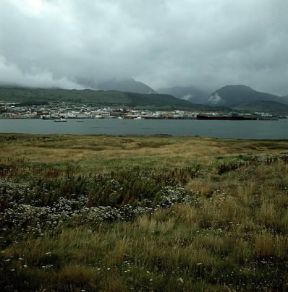 Terra del Fuoco. Ushuaia, capoluogo dell'isola maggiore, nella parte argentina dell'arcipelago.De Agostini Picture Library/P. Jaccod Terra del Fuoco. Ushuaia, capoluogo dell'isola maggiore, nella parte argentina dell'arcipelago.De Agostini Picture Library/P. Jaccod