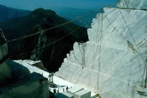 Alpi Apuane. La cava Henraux sull'Altissimo a Seravezza.De Agostini Picture Library/A. Vergani Alpi Apuane. La cava Henraux sull'Altissimo a Seravezza.De Agostini Picture Library/A. Vergani