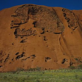 Australia. Ayers Rock in una immagine molto suggestiva.De Agostini Picture Library/N. Cirani Australia. Ayers Rock in una immagine molto suggestiva.De Agostini Picture Library/N. Cirani
